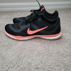 NIKE Flex Trainer 6 Size 7.5 black pink Women